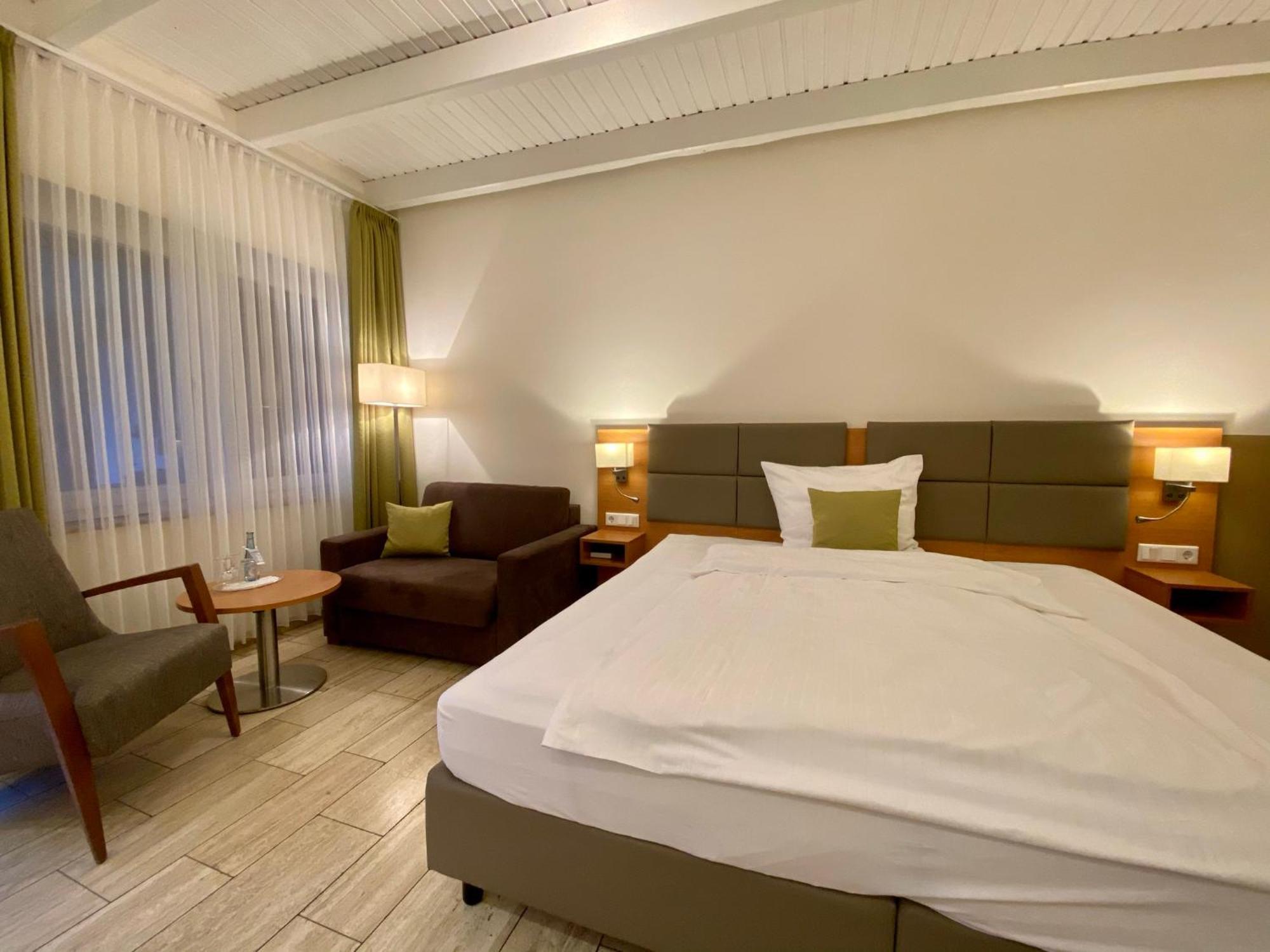 Waldhotel Zum Bergsee Damme Pokoj fotografie