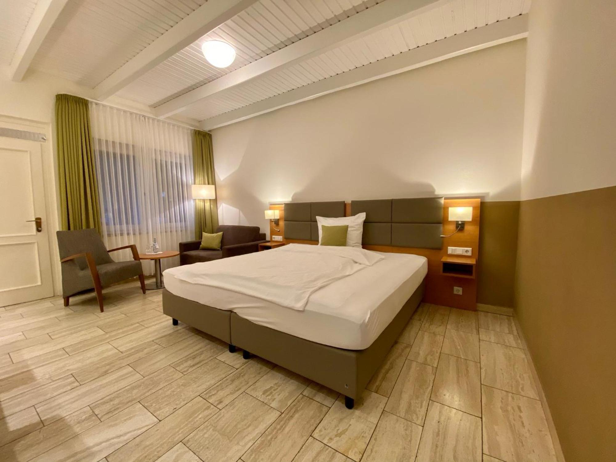 Waldhotel Zum Bergsee Damme Pokoj fotografie